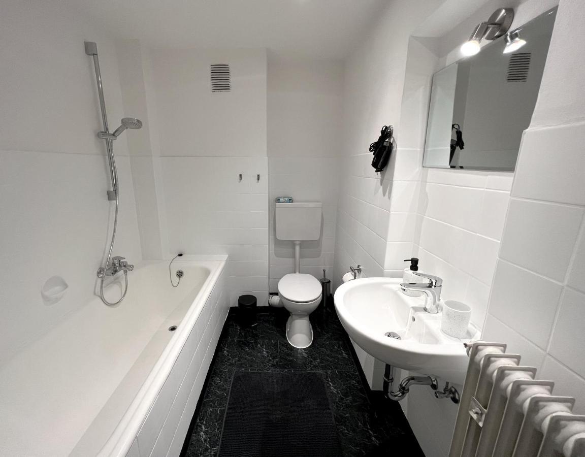 Apartament One Bed And One Sofa Bed, Self Check In, Invoice Mönchengladbach Zewnętrze zdjęcie